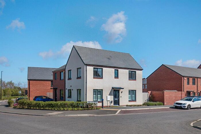 3 Bedroom Semi-Detached House For Sale In Red Kite Drive, Kenton Bank Foot, NE13