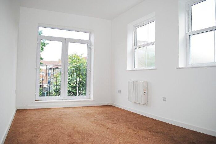 2 Bedroom Apartment To Rent In Lynton House, Docklands, E16