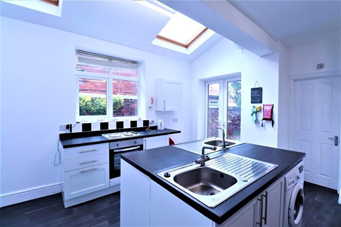 1 Bedroom Terraced House To Rent In Bedroom, First Floor Front Left, Birmingham, B16