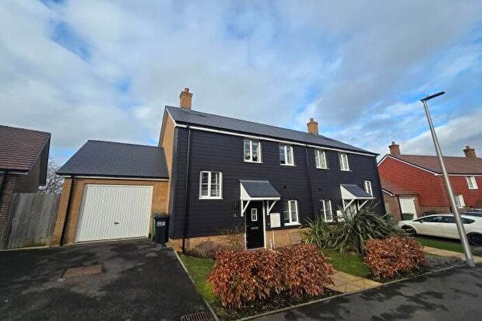 4 Bedroom Semi-Detached House To Rent In Millennium Way, Heathfield, TN21