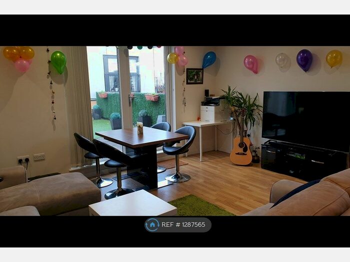 2 Bedroom Flat To Rent In Letchworth Road, Stanmore HA7