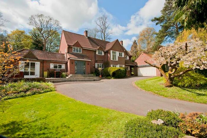 4 Bedroom Detached House To Rent In Troutstream Way, Loudwater, Rickmansworth, WD3