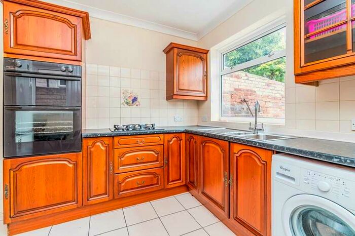 5 Bedroom House To Rent In Denzil Avenue, Southampton, SO14