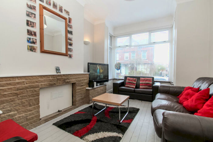 4 Bedroom Terraced House To Rent In Stanmore Road, Burley, LS4