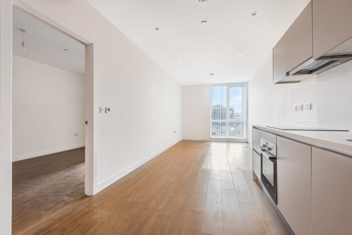 1 Bedroom Apartment To Rent In Royal Winchester House, Bracknell, RG12