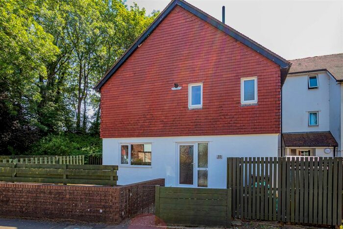 3 Bedroom Property To Rent In Penhill Close, Llandaff, Cardiff, CF5