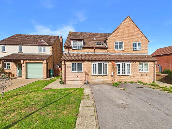 3 Bedroom Semi Detached House For Sale In The Causeway, Quedgeley, Gloucester, Gloucestershire, GL2