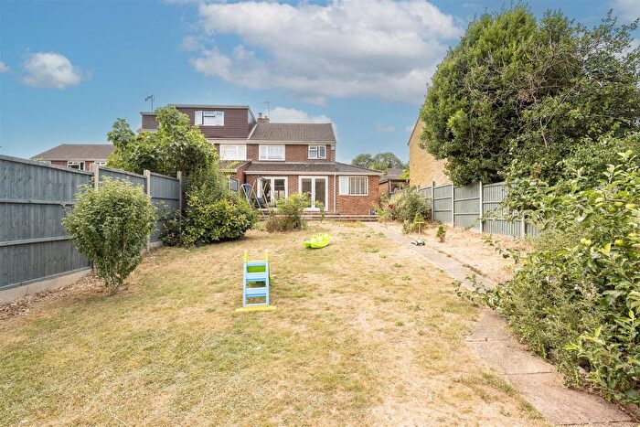3 Bedroom Semi-Detached House For Sale In Wroxham Way, Harpenden, AL5