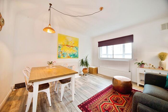 2 Bedroom Flat For Sale In Gloucester Place, London, NW1