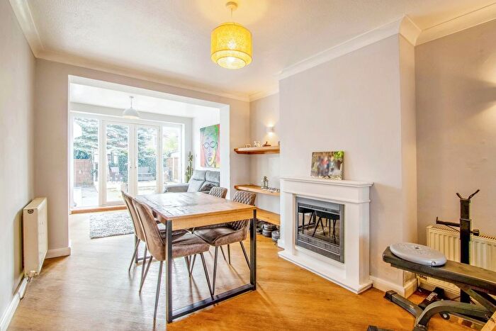 4 Bedroom Detached House For Sale In Potovens Lane, Outwood, Wakefield, West Yorkshire, WF1
