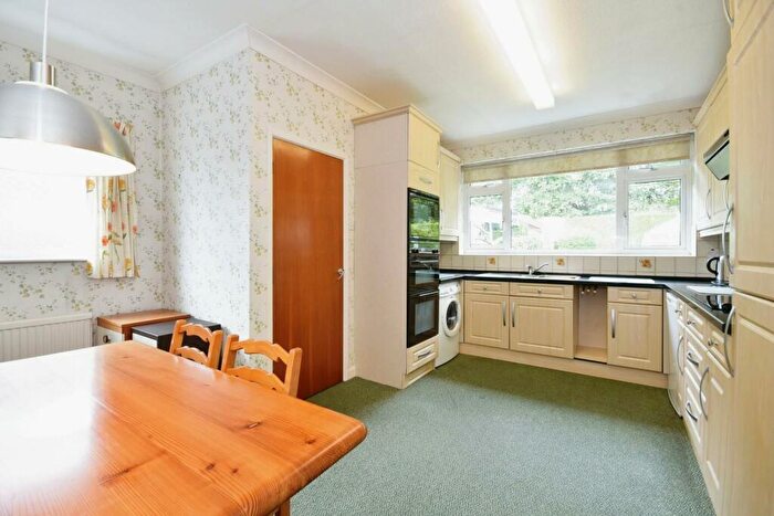 3 Bedroom Detached Bungalow For Sale In Mottram Old Road, Stalybridge, SK15