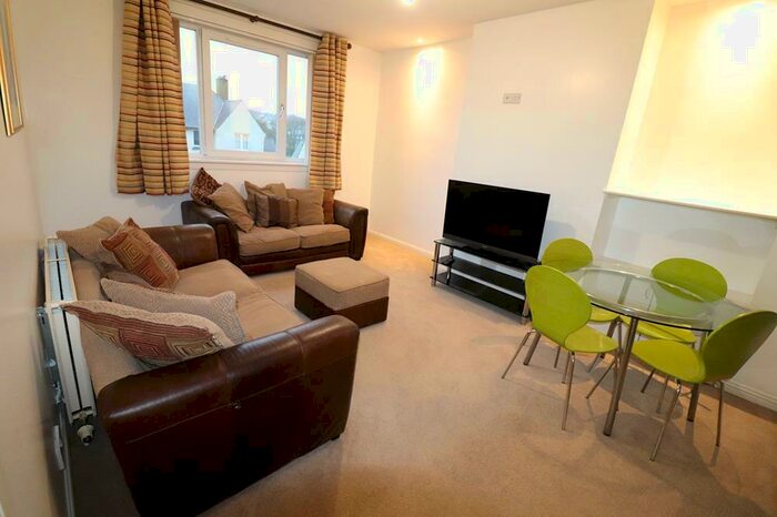 3 Bedroom Flat To Rent In Kirkhill Road, Aberdeen, AB11