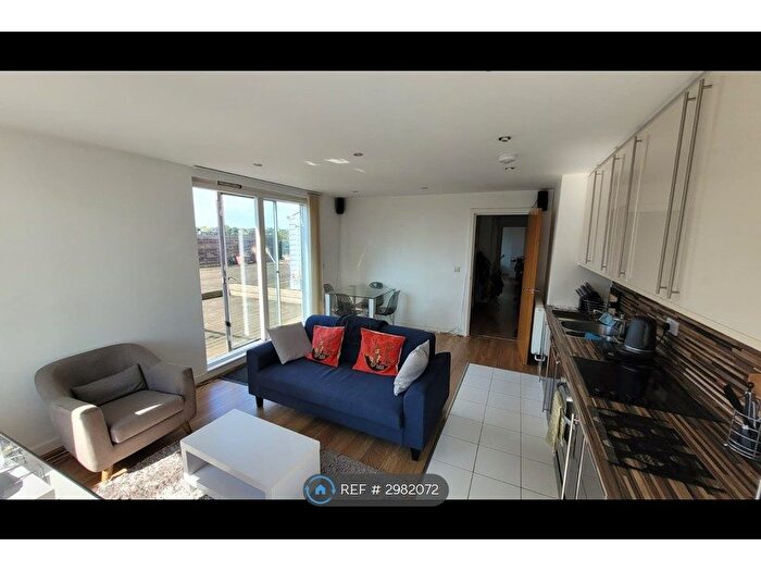 2 Bedroom Flat To Rent In Adana Building, London, SE13