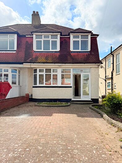 3 Bedroom Terraced House To Rent In St. Clair Close, Ilford, IG5