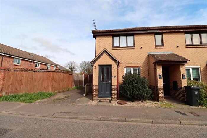 1 Bedroom Apartment For Sale In Maitland Road, Wickford, SS12