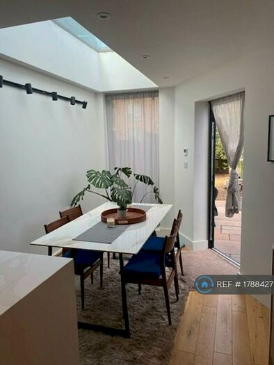 2 Bedroom Terraced House To Rent In Bostall Lane, London, SE2