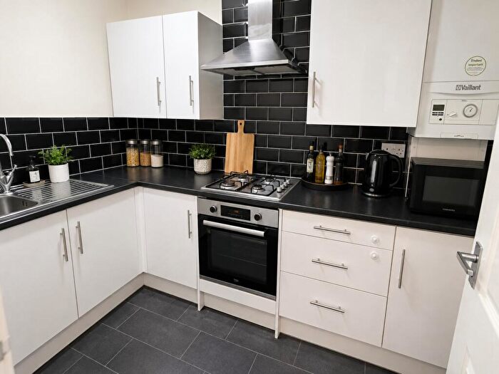 2 Bedroom Flat To Rent In Burgess Road, SO16