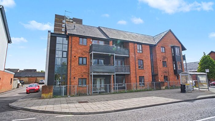 2 Bedroom Flat For Sale In Oakridge Road, Basingstoke, Hampshire, RG21