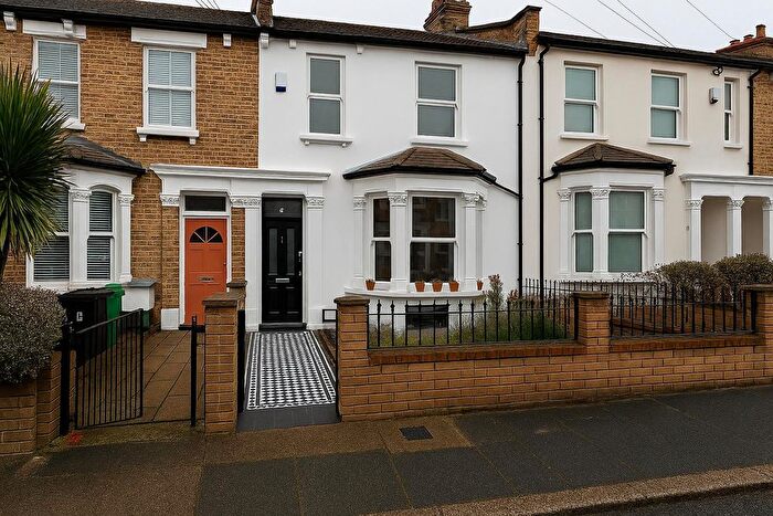4 Bedroom Property To Rent In Fairlawn Park, London, SE26