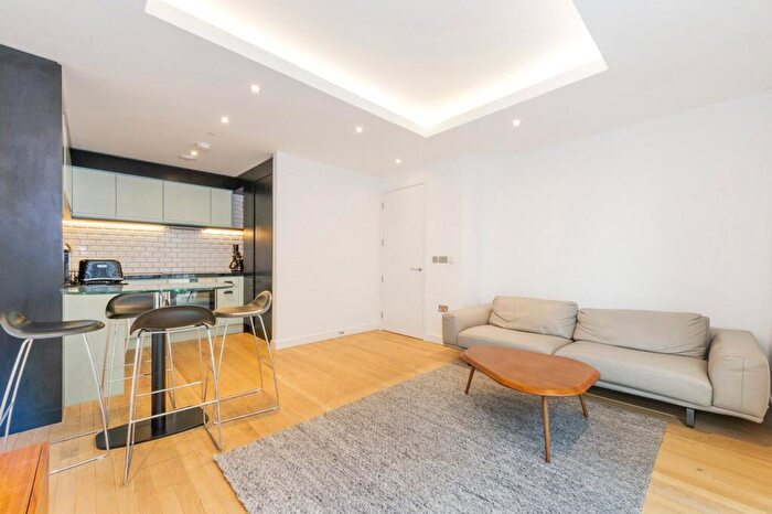 2 Bedroom Flat To Rent In Park Vista Tower, Cobblestone Square, E1W