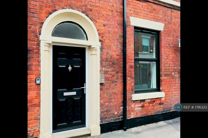 2 Bedroom Penthouse To Rent In Cross Street, Preston, PR1