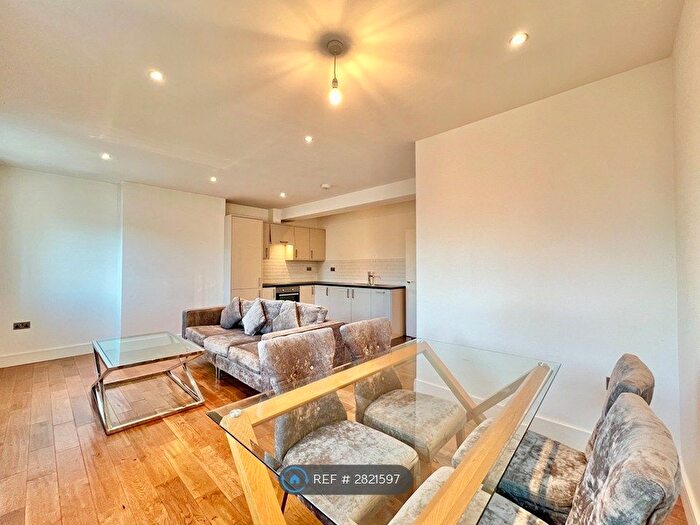 2 Bedroom Flat To Rent In Bermondsey Wall East, London, SE16