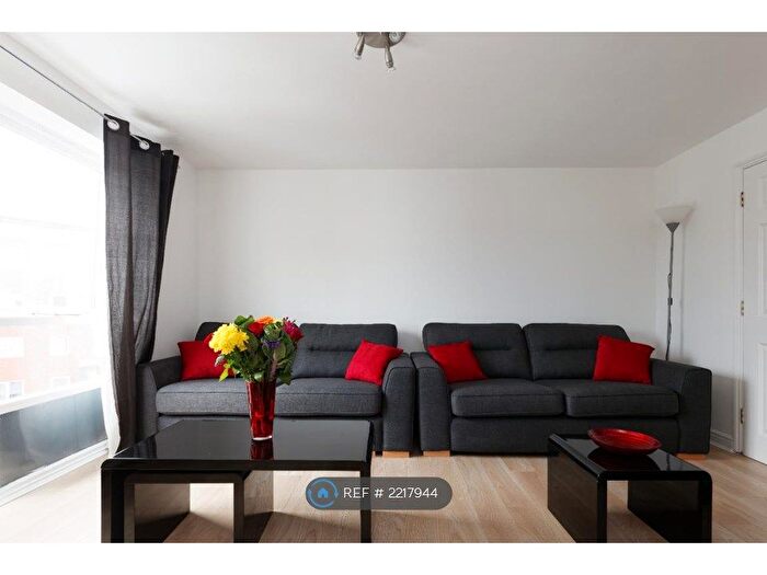 2 Bedroom Flat To Rent In Albatross Close, London, E6