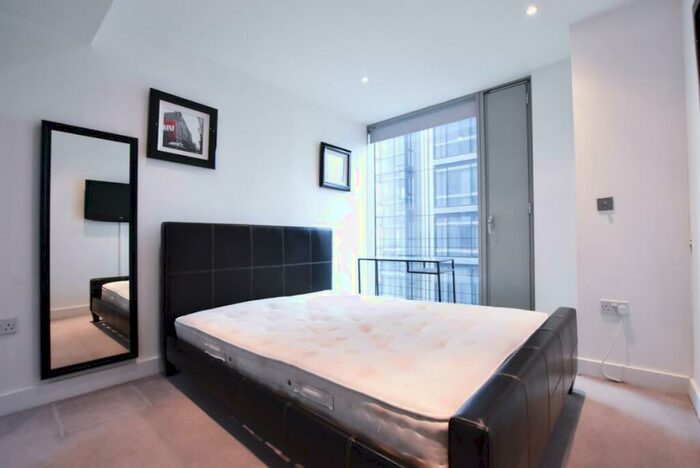 1 Bedroom Flat For Sale In Landmark West Tower, Marsh Wall, London, E14