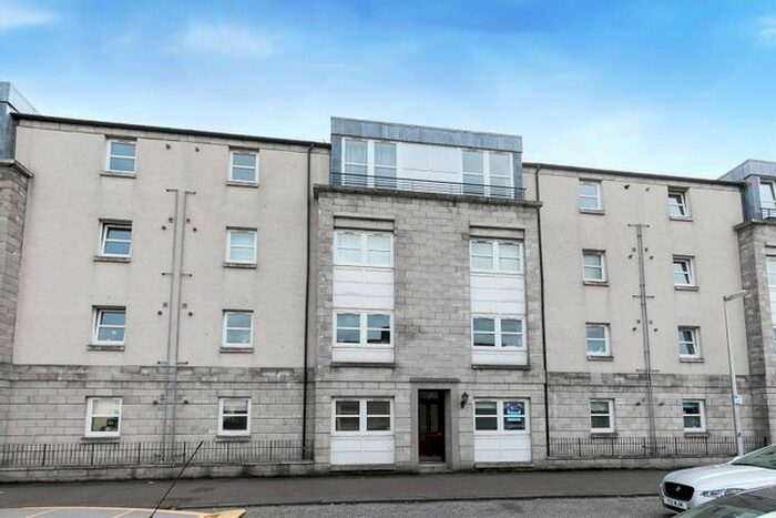 2 Bedroom Flat To Rent In Charles Street, Aberdeen, AB25