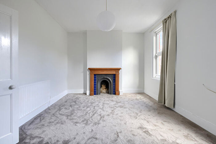 1 Bedroom Maisonette To Rent In Flat A, Marsh Hill, Hackney, London, E9