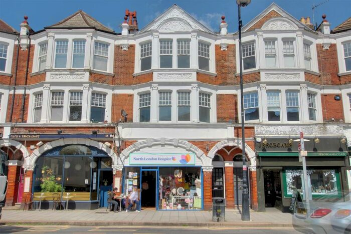 2 Bedroom Apartment To Rent In Fortis Green Road, London, N10