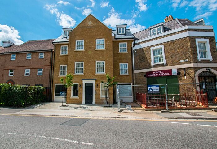 2 Bedroom Flat To Rent In Railway Street, Hertford, SG14