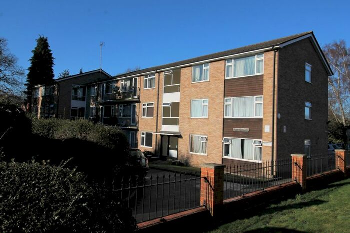 2 Bedroom Flat To Rent In York Road, Camberley GU15