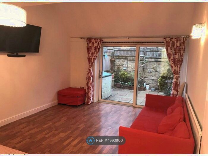 3 Bedroom Semi-Detached House To Rent In Mackenzie Road, London, N7