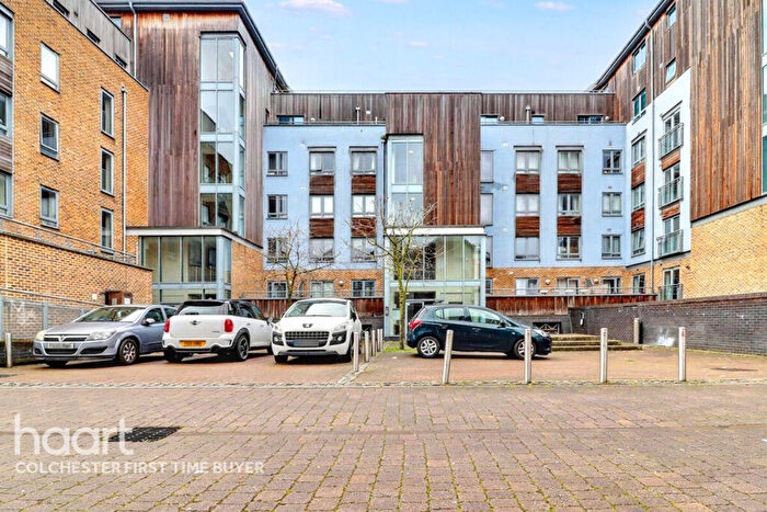 2 Bedroom Apartment For Sale In Quayside Drive, Colchester, CO2