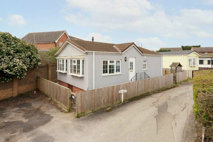 2 Bedroom Park Home For Sale In St. Nicholas Park, Old Marston, OX3