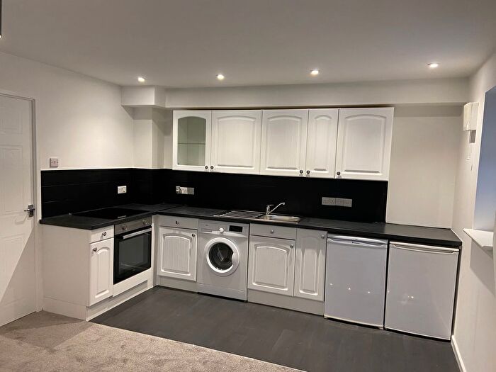 1 Bedroom Flat To Rent In Old Port Close, Tipton, DY4