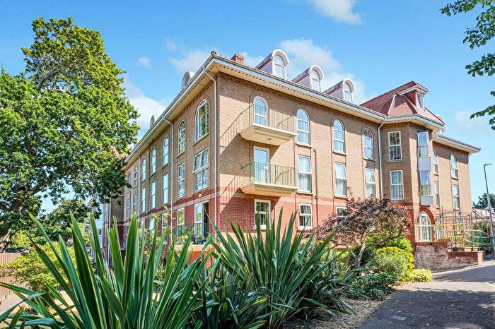 2 Bedroom Flat For Sale In Colne Road, Cromer, NR27