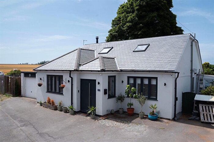 4 Bedroom Detached Bungalow For Sale In Broad Lane, Wilmington, DA2