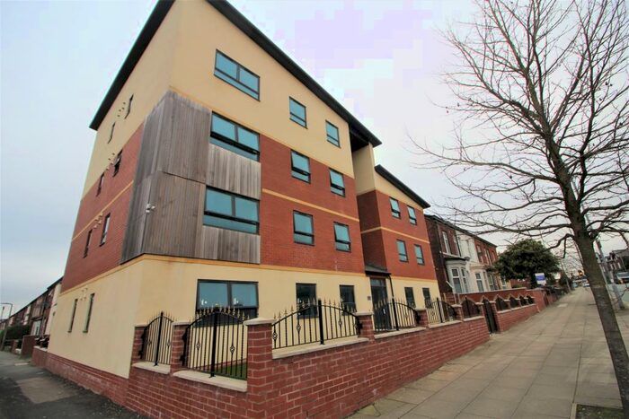 2 Bedroom Flat To Rent In Walmersley Road, Bury, BL9