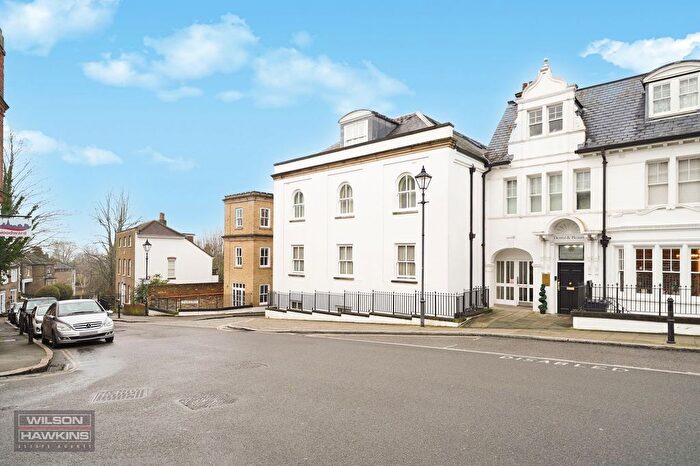 2 Bedroom Flat For Sale In King Henry Mews, Harrow On The Hill, HA2