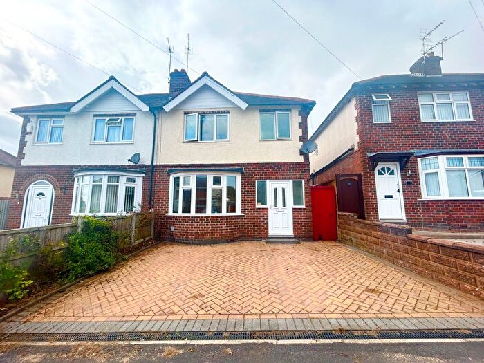 3 Bedroom Semi-Detached House To Rent In Oaklands Avenue, Littleover, Derby, DE23