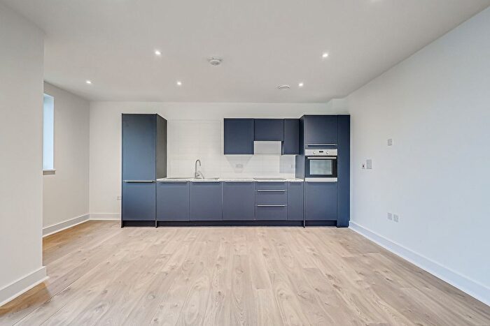 2 Bedroom Flat For Sale In High Street, Rayleigh, SS6