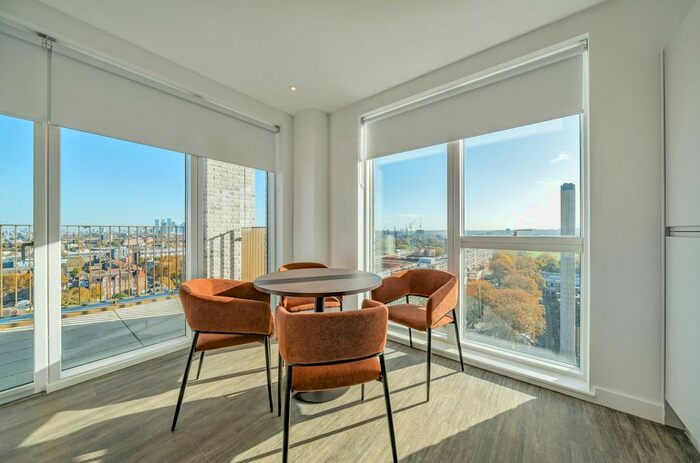 2 Bedroom Flat To Rent In Thurlow Street, London, SE17