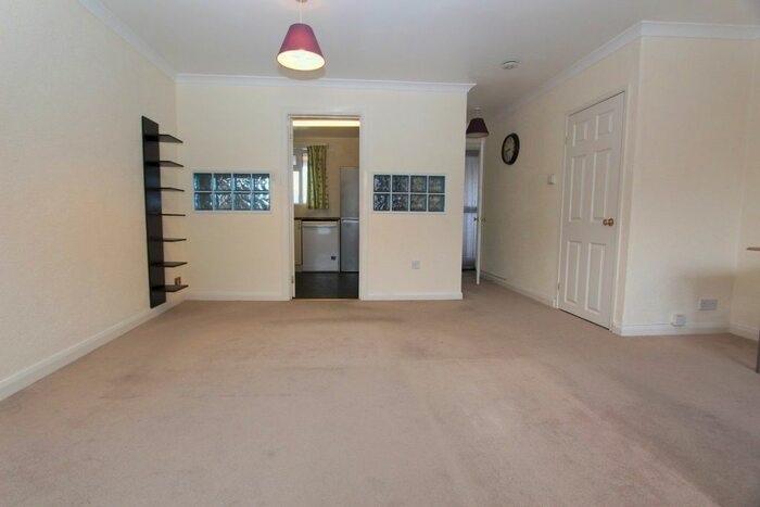 2 Bedroom Flat To Rent In Litchfield House, Stratfield Road, Borehamwood WD6