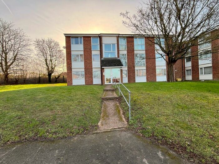 2 Bedroom Flat To Rent In Scott Close, Royston, SG8