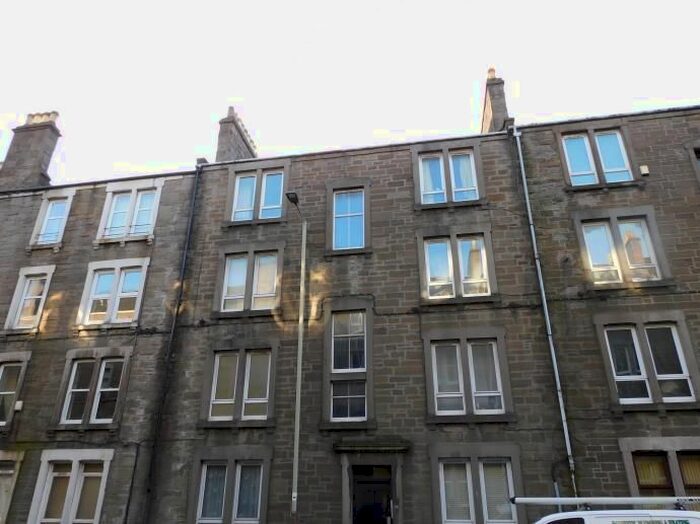 1 Bedroom Flat To Rent In Balmore Street, Dundee, DD4