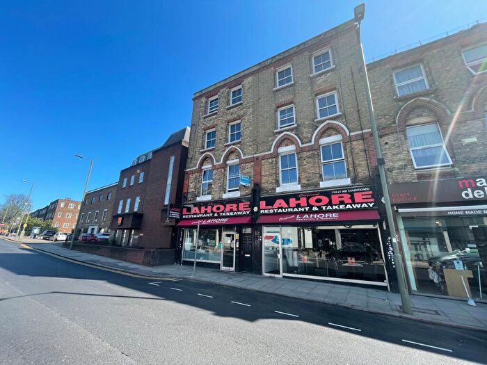 Studio To Rent In Brent Street, Hendon, NW4