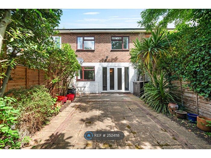 3 Bedroom Terraced House To Rent In Pagoda Gardens, London, SE3