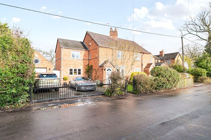 3 Bedroom Semi Detached House For Sale In School Lane, Beausale, Warwick, CV35